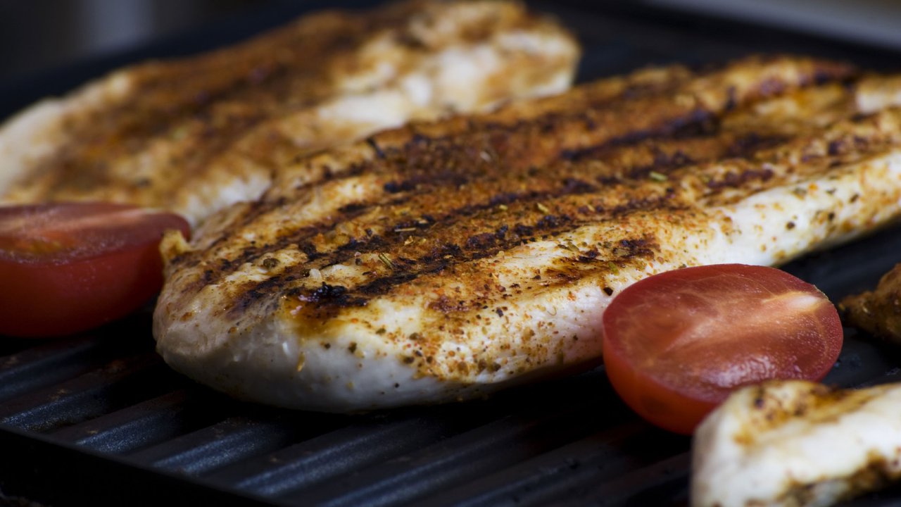 Quick-fix: Chicken, avocado and coleslaw