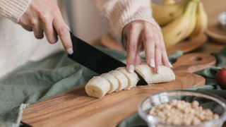 Quick-fix: Fruit toast with banana and ricotta