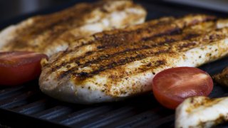 Quick-fix: Chicken, avocado and coleslaw